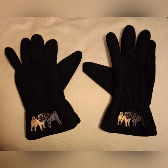 Women's Embroidered Pug Black Gloves. - Picture 2 of 8